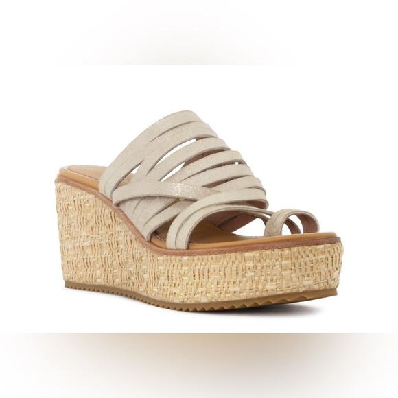 Donald Pliner $228 Ithaca Suede Platform Wedge Toe Ring Sandals Platino Size 10
